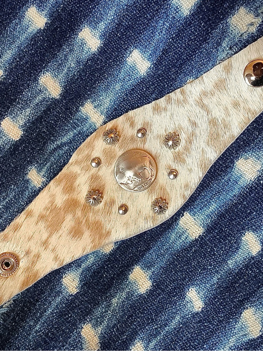 Hair on cowhide cuff( adjustable 6-7 1/2”)